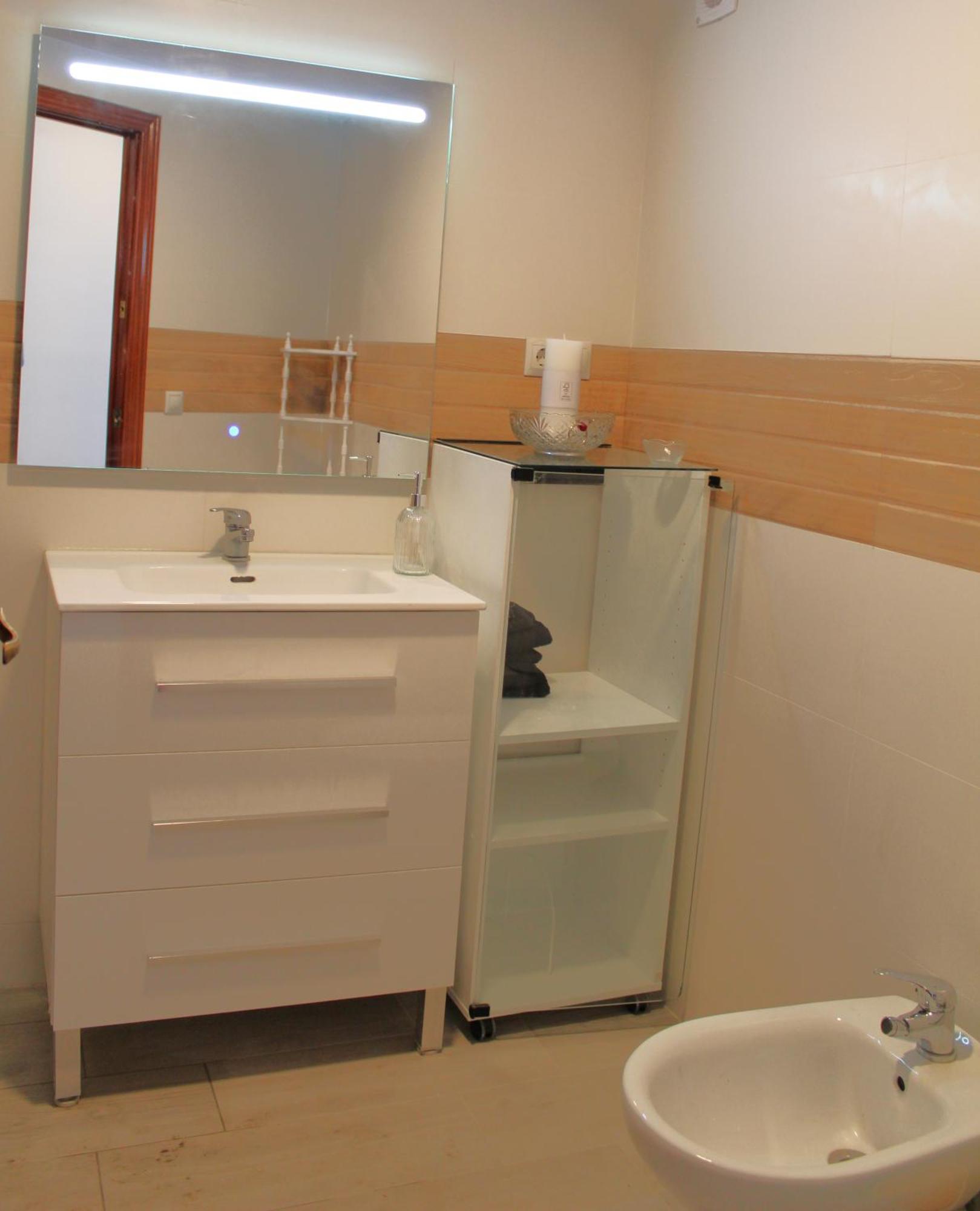 Spacious 4 Bedroom Centre Sleeps 7 Ac Views For Groups Privat bolig Málaga